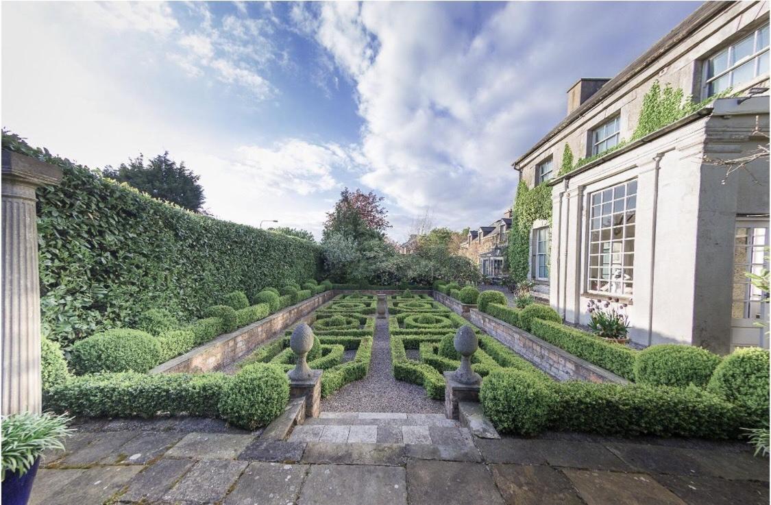 Collon House Bed & Breakfast Exterior photo